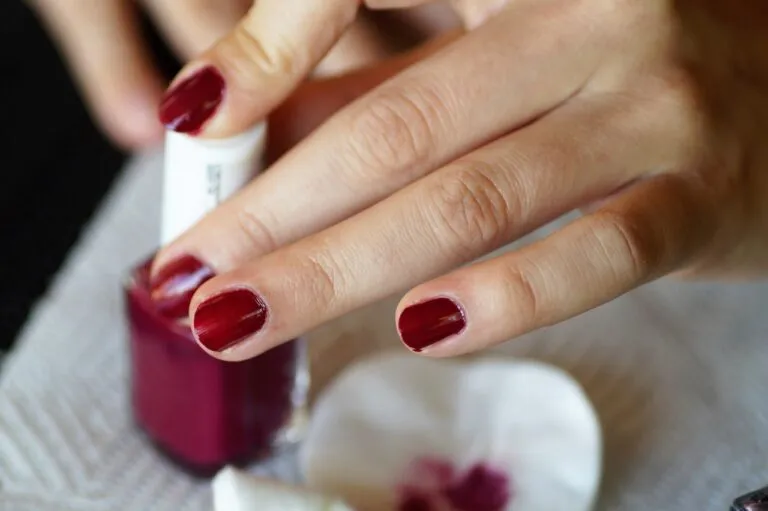nails