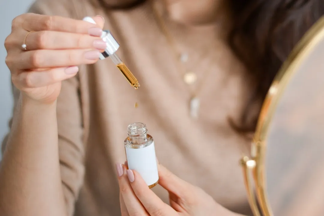 專業眉毛微雕:持久定型與自然美感的完美結合!完整教學與護理指南