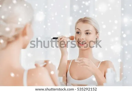 蜜粉可以當底妝嗎？功能差異全解析！新手必學，打造清爽自然妝容