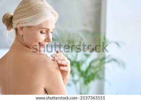 為什麼曬傷會脫皮？皮膚科醫師的曬後修復與色素沉澱預防完整教學