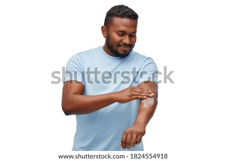 過期的乳液可以擦身體嗎？皮膚科醫師警告：別拿健康開玩笑