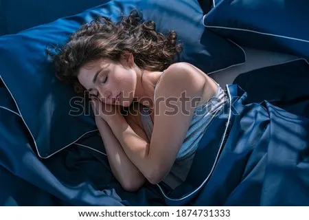 網紅都在聊！初老症狀大揭秘：細紋、睡眠、回憶殺，你的症狀中了幾個？
