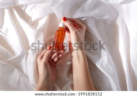 維生素C精華液的作用與注意事項：高效提亮膚色、淡斑秘訣完整教學