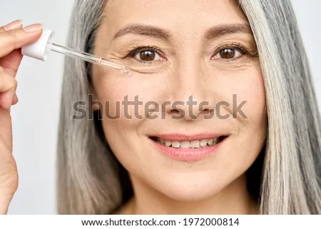 如何正確使用抗老精華液？年輕肌膚的抗老精華完整教學