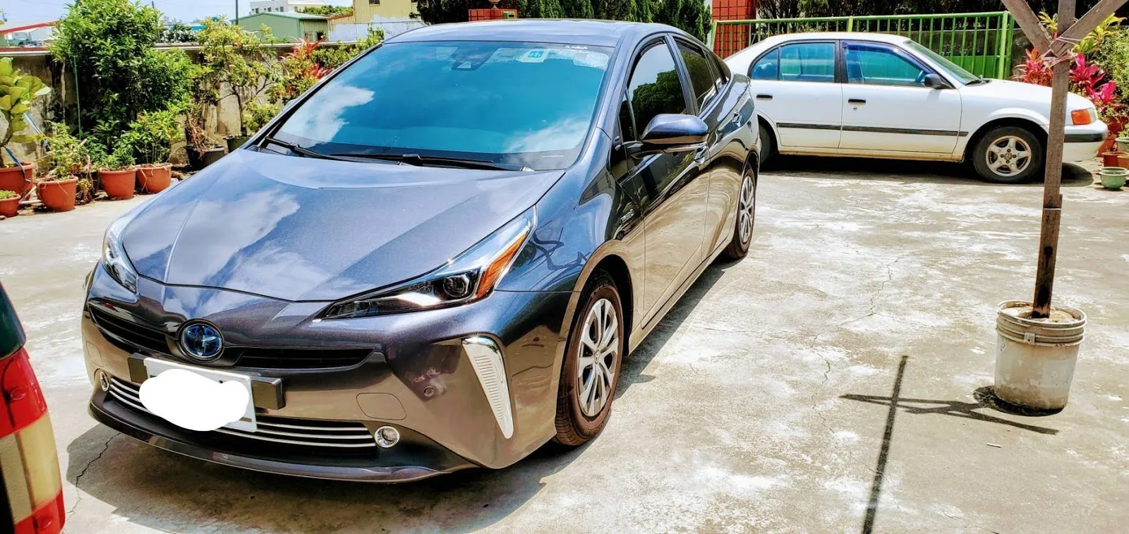 汽車外觀貼膜改裝的注意事項：新手必學！完整教學與高效施工秘訣