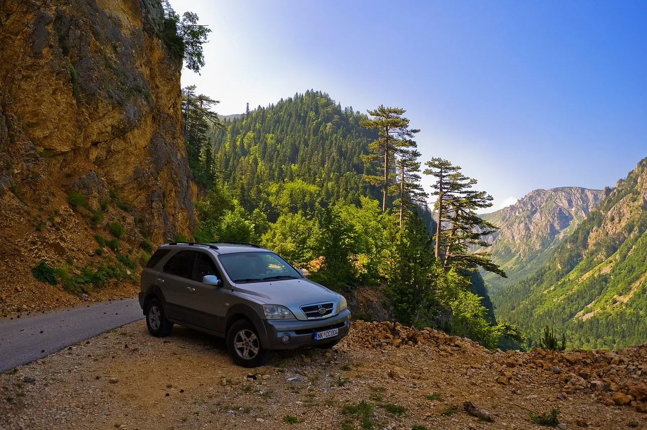 BMW X5與Mercedes-Benz GLE豪華SUV性能比較：高效購車指南，深入分析駕駛體驗與保養成本
