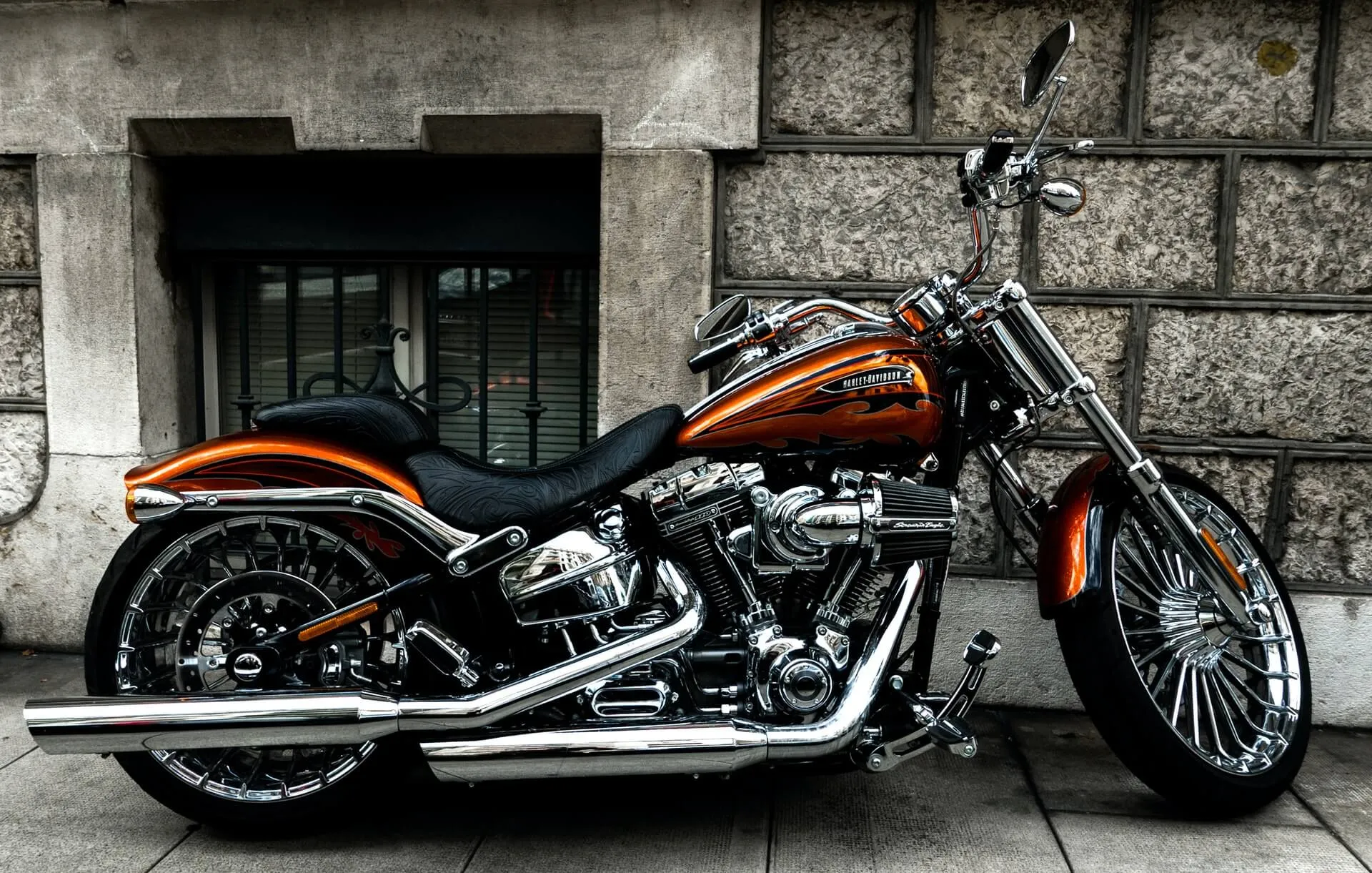 Motorcycle Exhaust Customization vs. Car Modular Systems: A Complete Guide