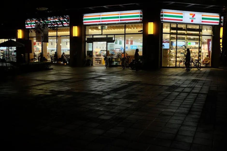 便利商店店到店寄送大比拼：OK Mart vs. 7-11 寄送成本全解析