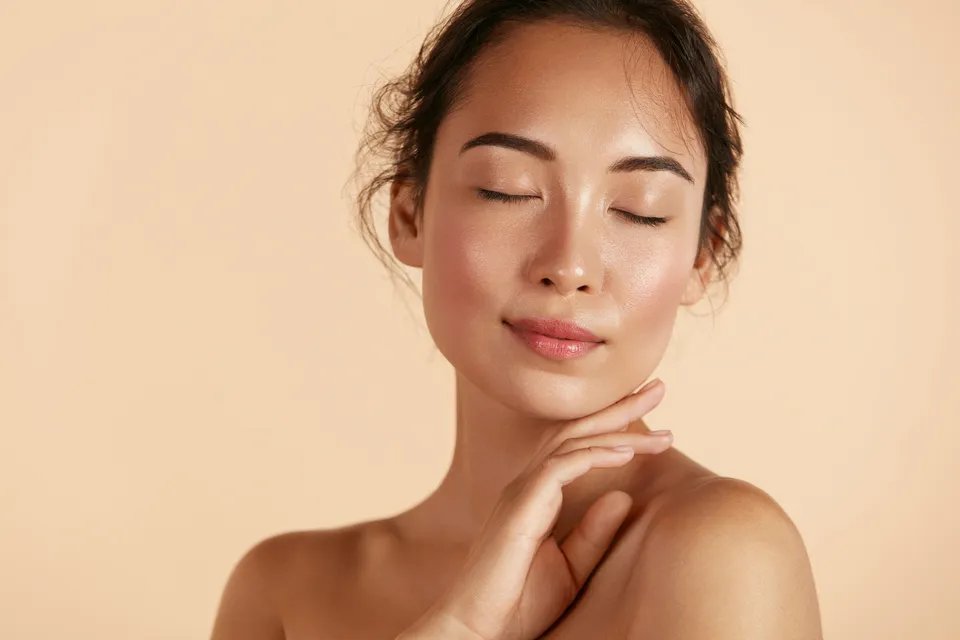 如何保養眼周細紋？專業美容師的抗老化完整教學