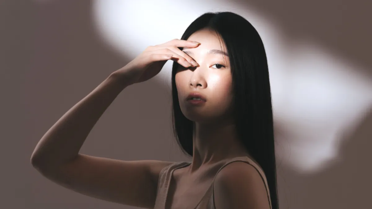 如何預防熬夜造成的暗沉與倦容？專業皮膚科醫生教你高效改善熬夜肌膚
