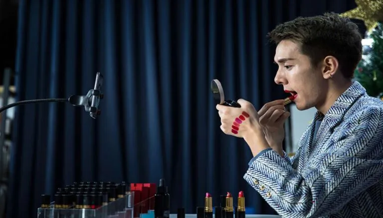 Live-streaming E-commerce Drives Singles Day Sales, Prompts Surge ...