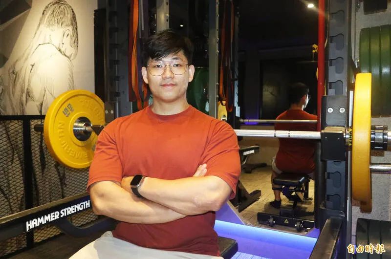 初學者健身房指南:青少年如何安全使用健身器材