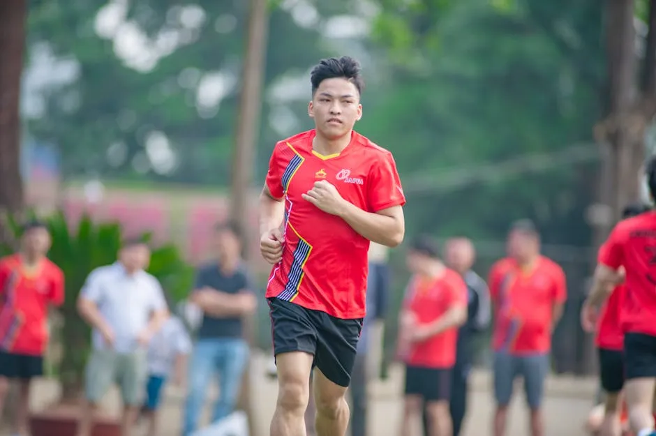 如何設計一個提升跑步選手速度與耐力的高效訓練計劃?