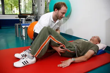 How to Use a Medicine Ball for Core Recovery Workouts