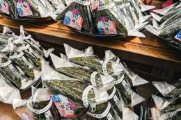 透明包裝袋整齊堆疊的包裝示意圖